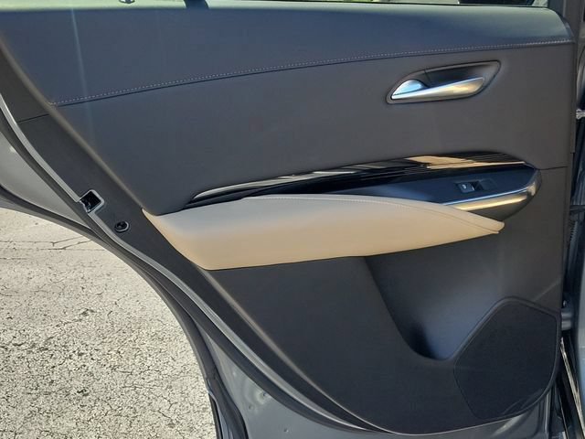 Certified 2024 Cadillac XT4 Luxury w/ Cold Weather Package FWD image 15