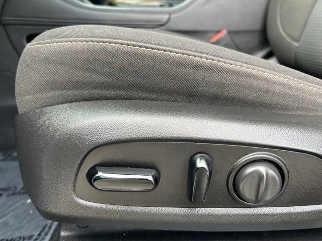 Used 2021 GMC Acadia SLE w/ Driver Convenience Package image 24