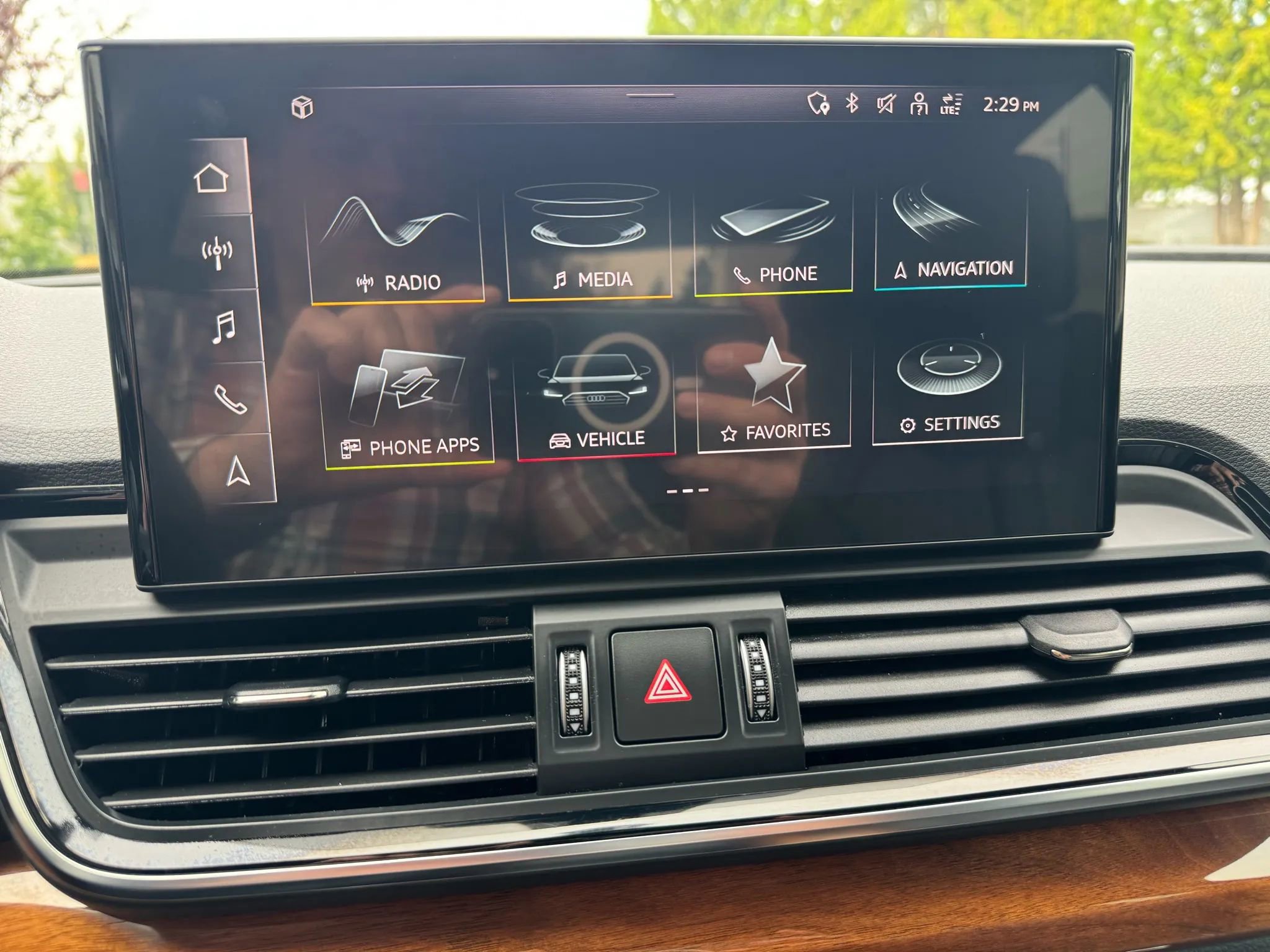 Used 2022 Audi Q5 e Premium w/ Convenience Package image 37