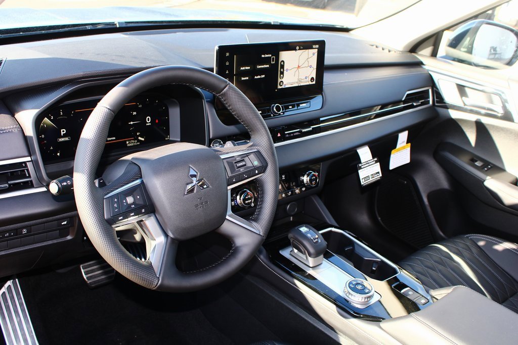 New 2026 Mitsubishi Outlander SEL image 2