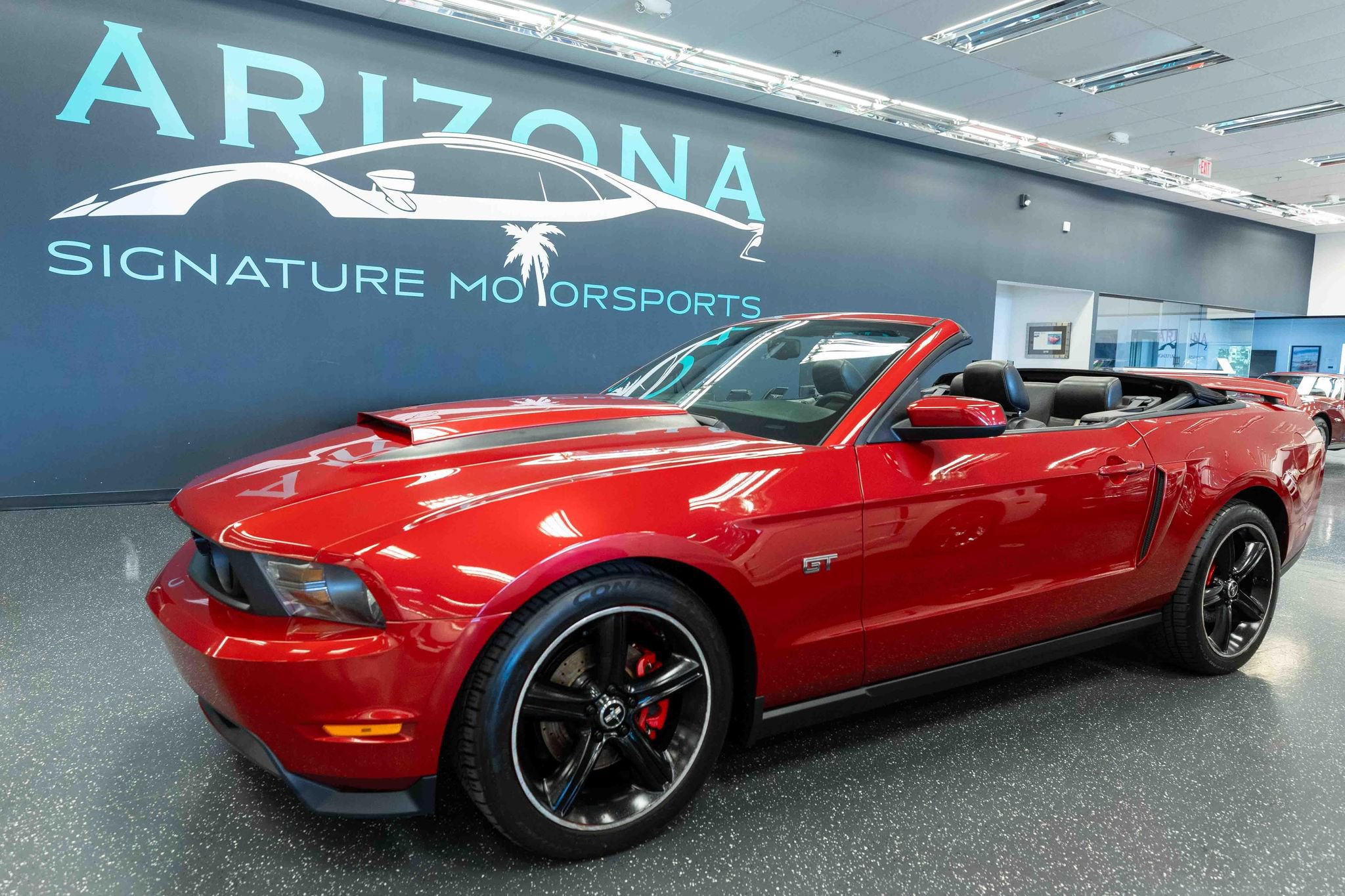Used 2010 Ford Mustang GT RWD image 1