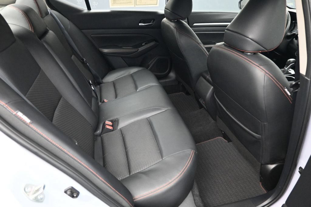 Used 2025 Nissan Altima 2.5 SR FWD image 23