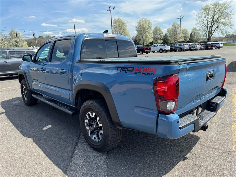 Used 2019 Toyota Tacoma TRD Off-Road AWD/4WD image 3