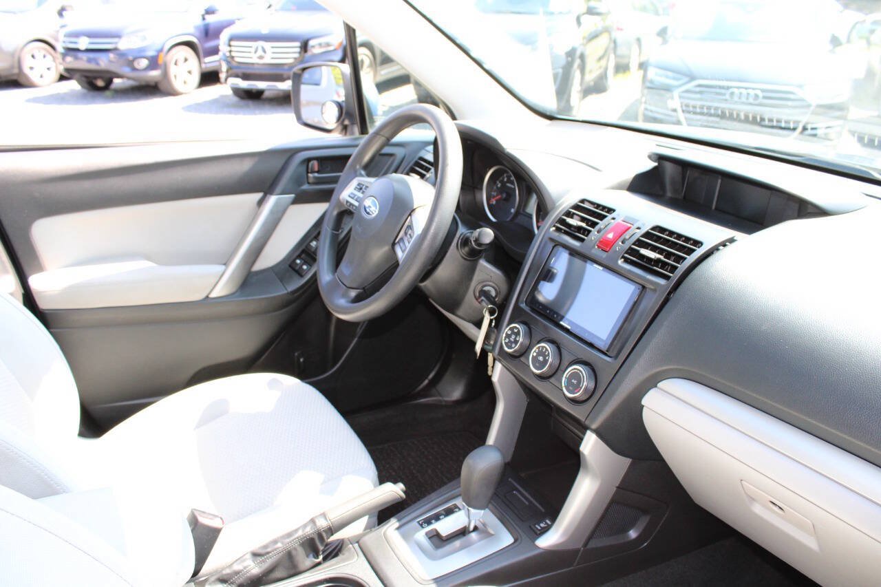 Used 2014 Subaru Forester 2.5i Premium AWD/4WD image 12