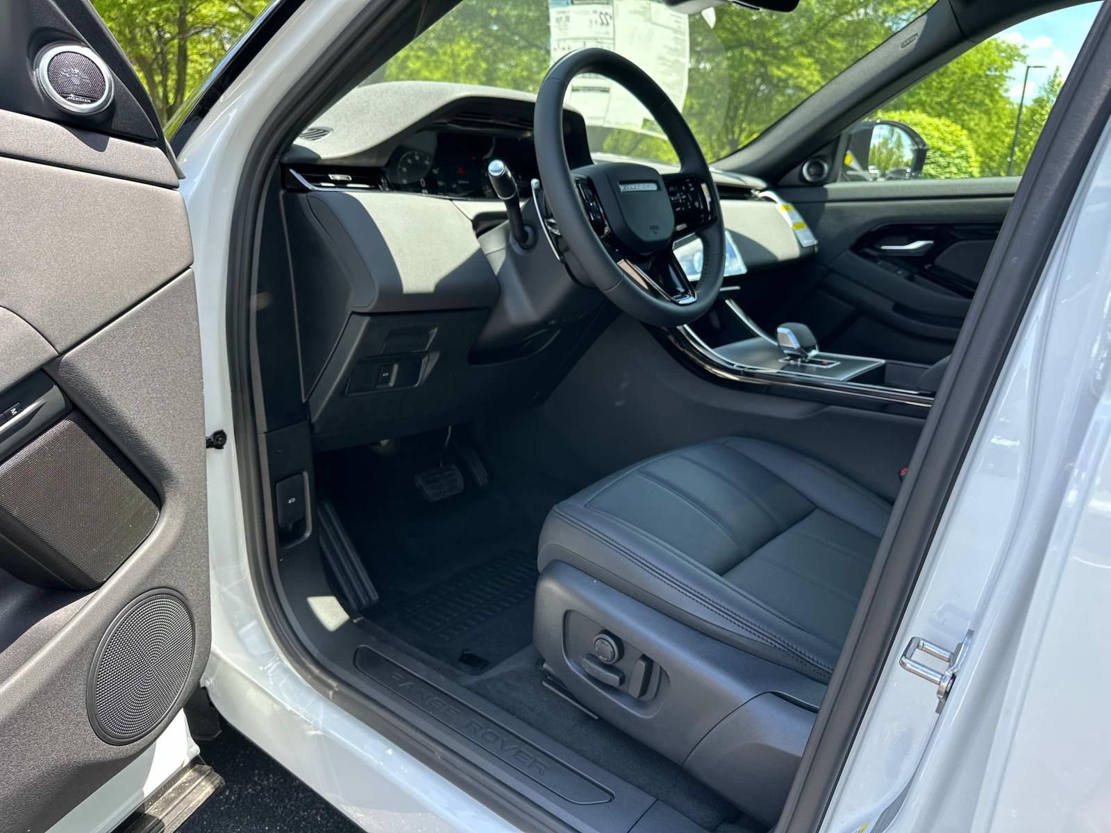 New 2026 Land Rover Range Rover Evoque S AWD/4WD image 11