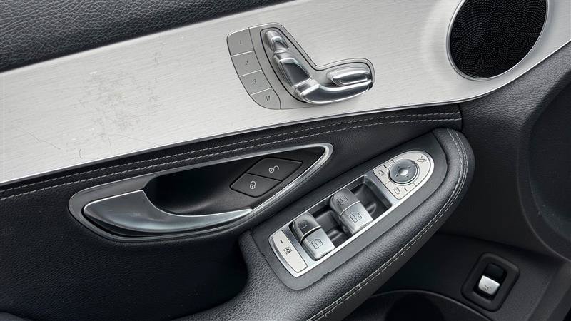 Used 2015 Mercedes-Benz C 300 Sedan image 22