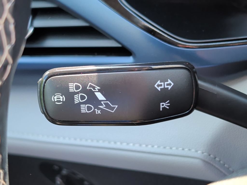 Used 2024 Volkswagen Taos SE AWD/4WD image 44