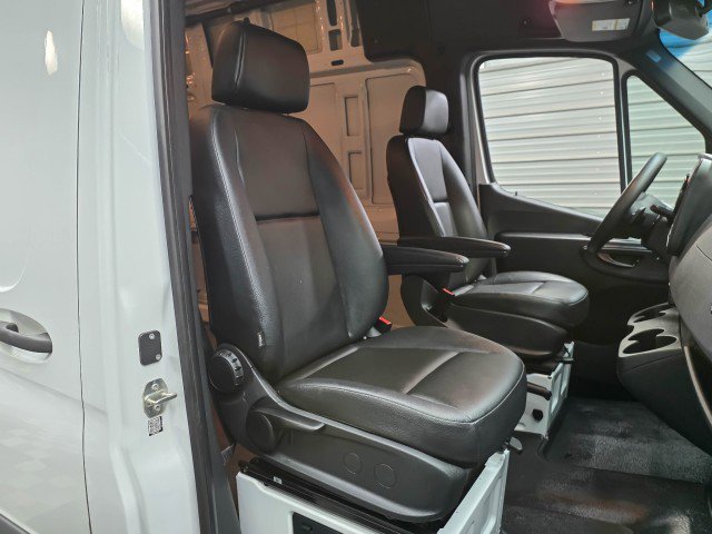 Used 2022 Mercedes-Benz Sprinter 2500 image 17