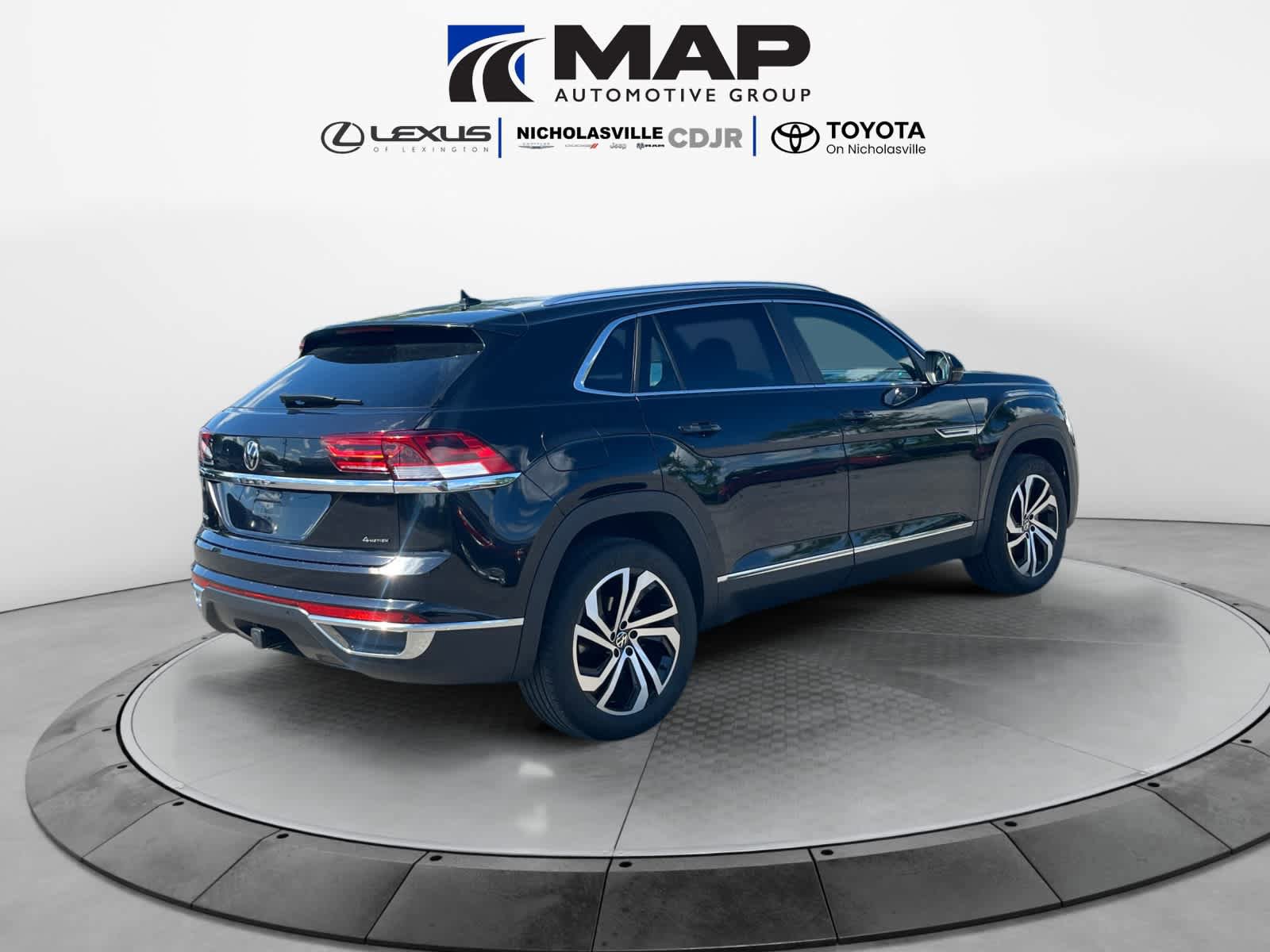 Used 2023 Volkswagen Atlas Cross Sport SEL AWD/4WD image 5