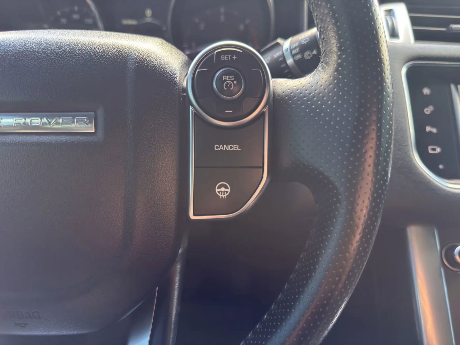 Used 2016 Land Rover Range Rover Sport SE AWD/4WD image 16