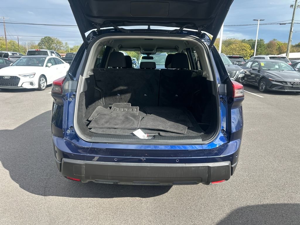 Used 2024 Nissan Rogue SV image 12