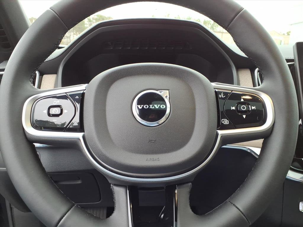 New 2026 Volvo XC90 T8 Plus w/ Protection Package Premier image 25