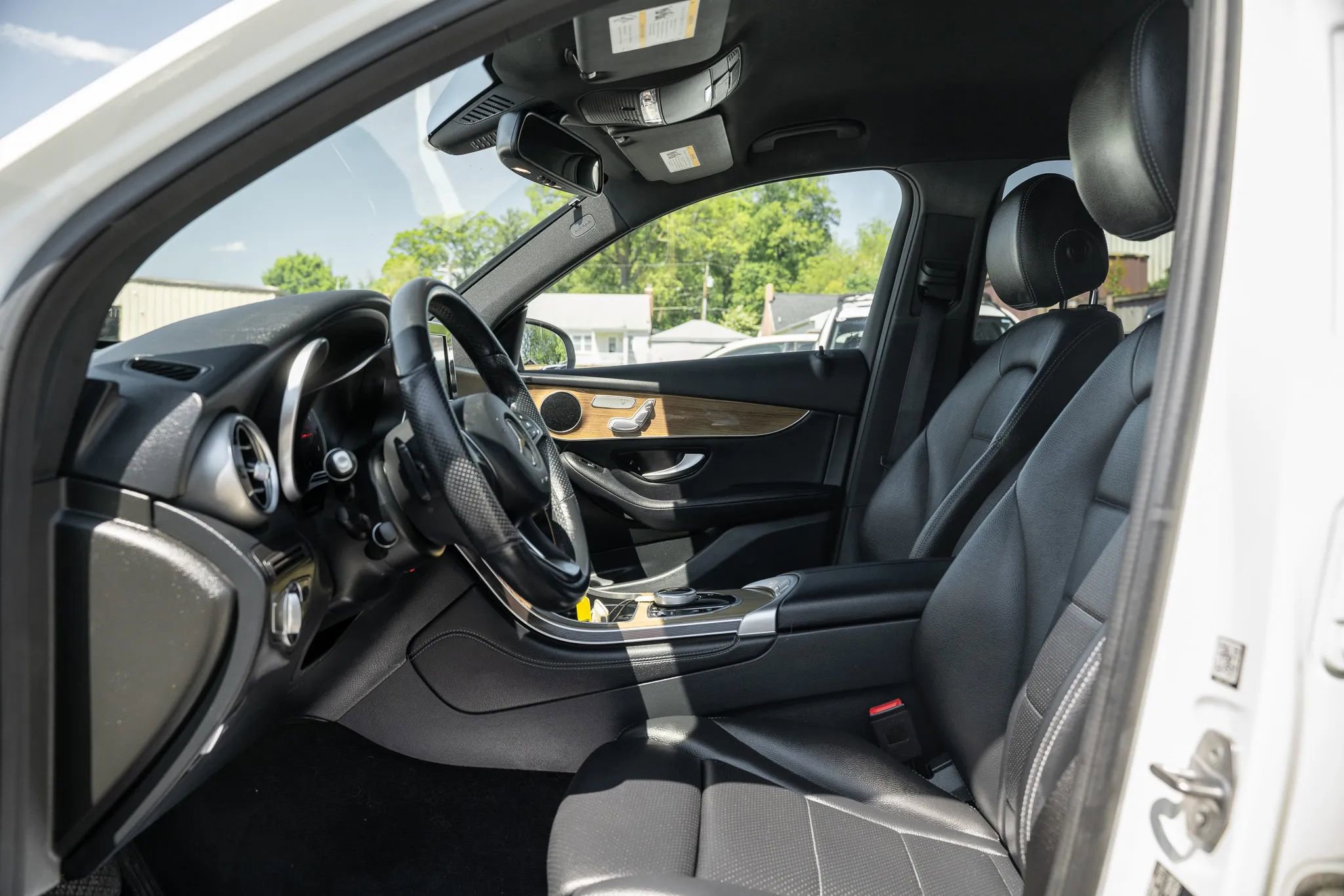 Used 2019 Mercedes-Benz GLC 300 4MATIC image 7