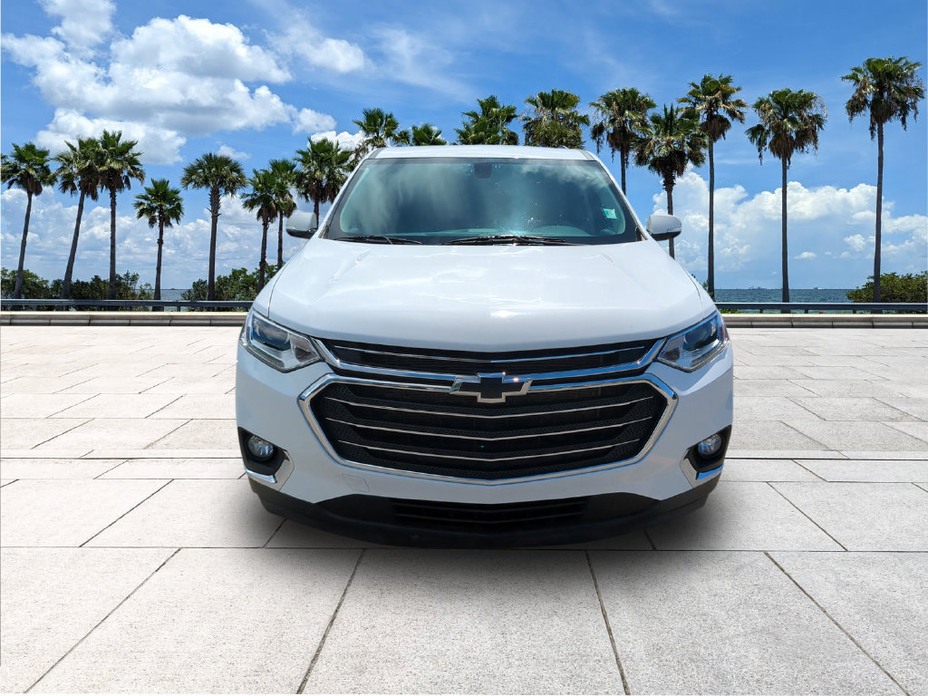 Used 2020 Chevrolet Traverse LT FWD image 2