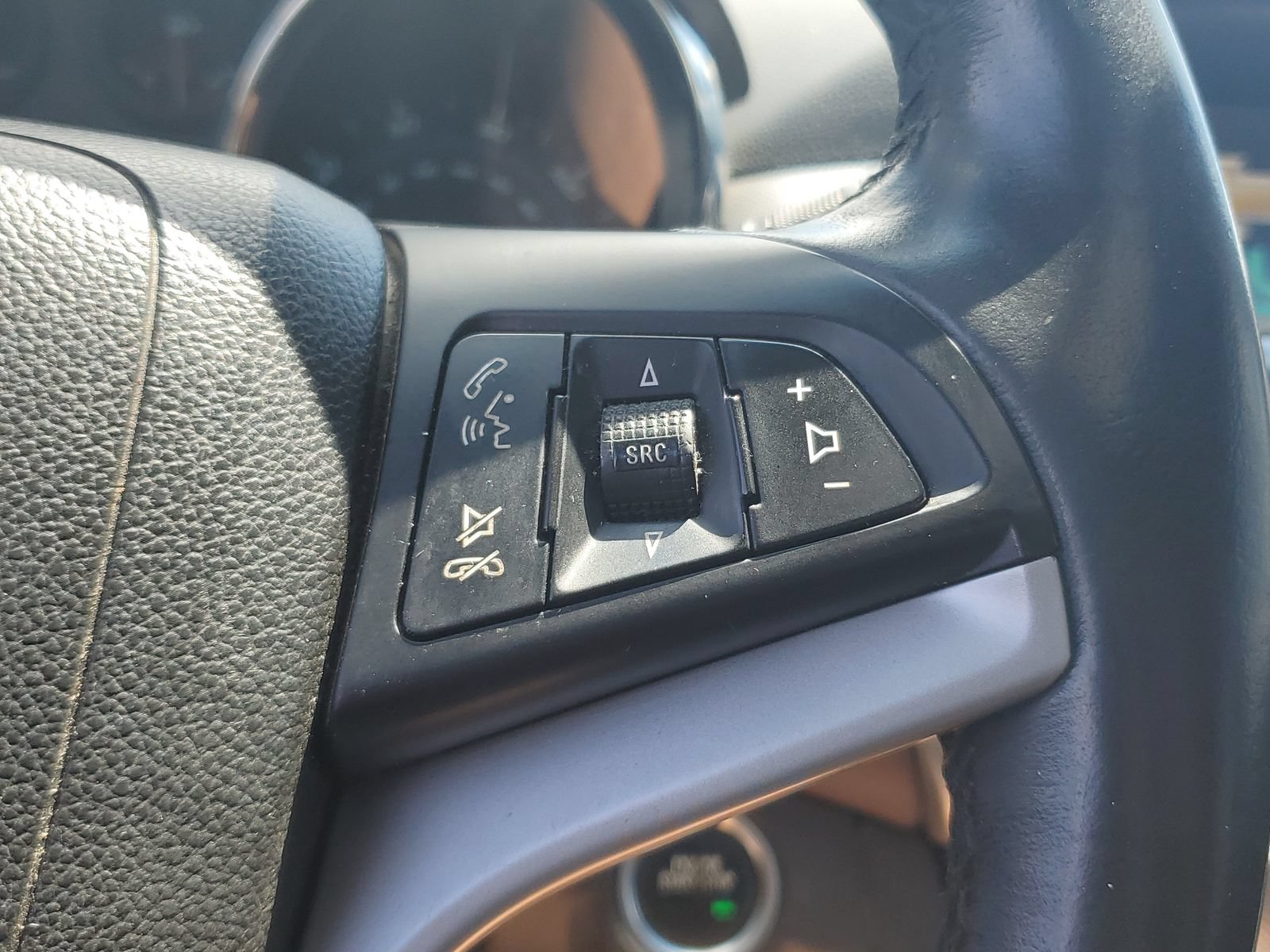 Used 2015 Chevrolet Cruze LTZ w/ Sun, Sound and Sport Package FWD image 24