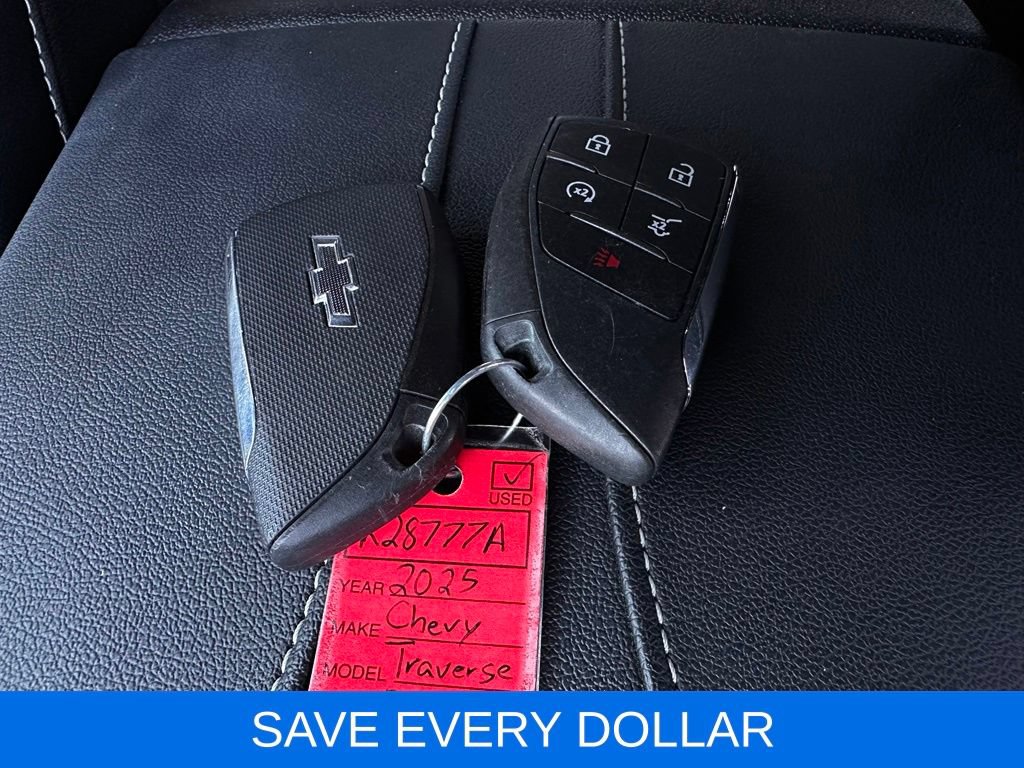Used 2025 Chevrolet Traverse LT w/ Midnight/Sport Edition FWD image 23