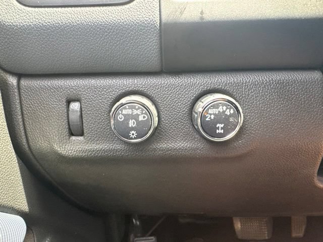 Used 2022 Chevrolet Colorado Z71 AWD/4WD image 4