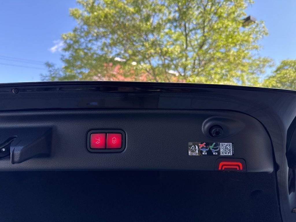 New 2025 Mercedes-Benz S 580 4MATIC Sedan image 36