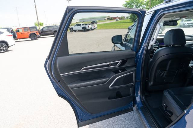 Used 2025 Kia Telluride S AWD/4WD image 14