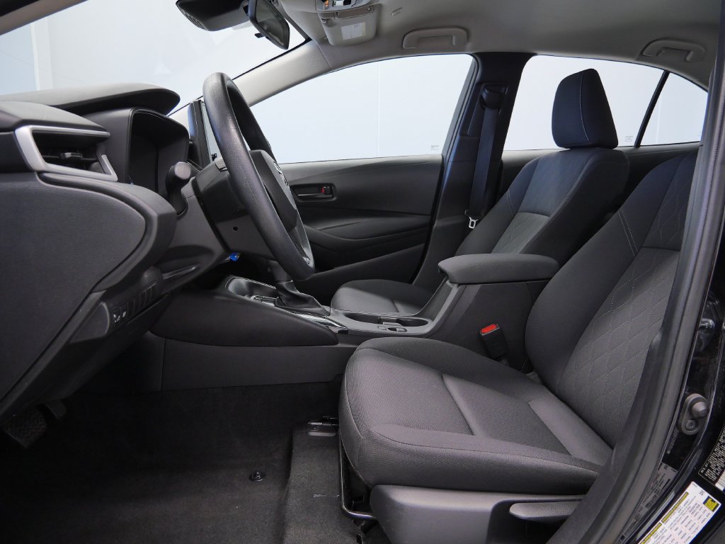Used 2025 Toyota Corolla LE FWD image 13
