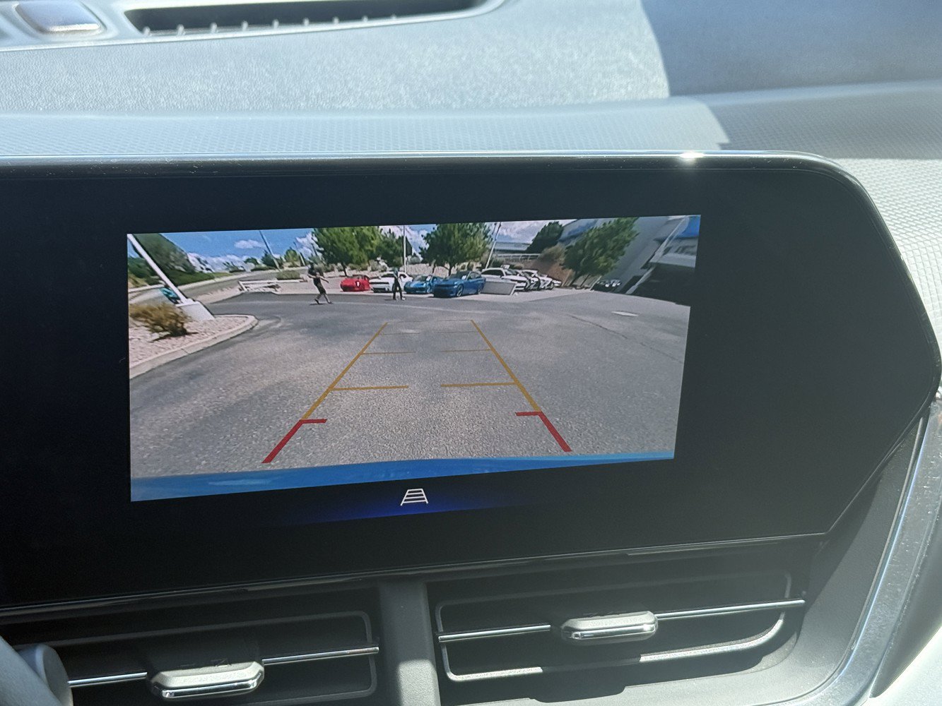 Used 2025 Chevrolet Trax LT FWD image 14