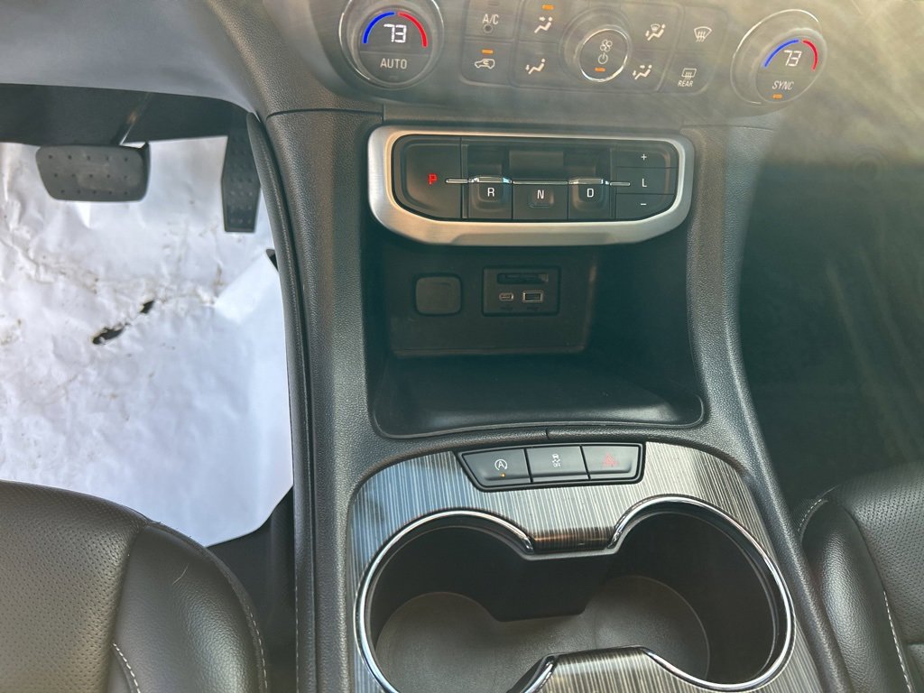 Used 2023 GMC Acadia SLT image 17