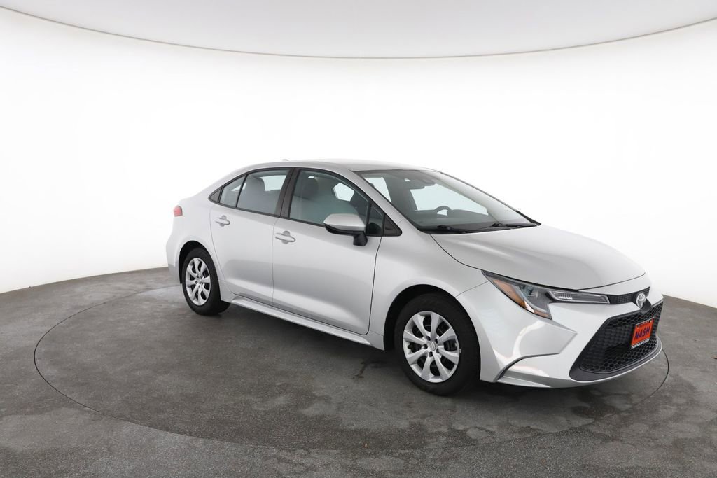 Used 2022 Toyota Corolla LE FWD image 2