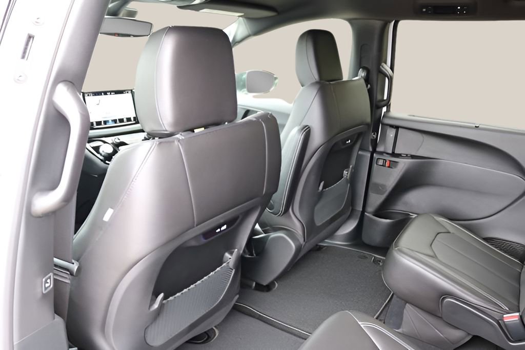 New 2026 Chrysler Pacifica Select FWD image 14