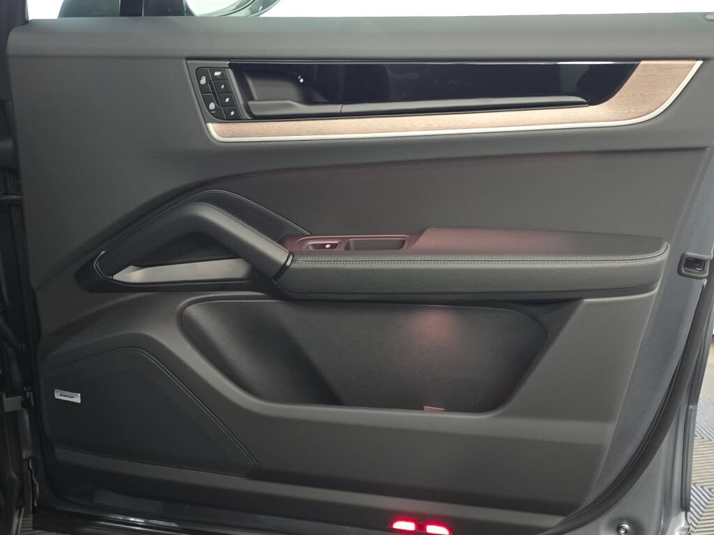 New 2026 Porsche Cayenne AWD/4WD image 26