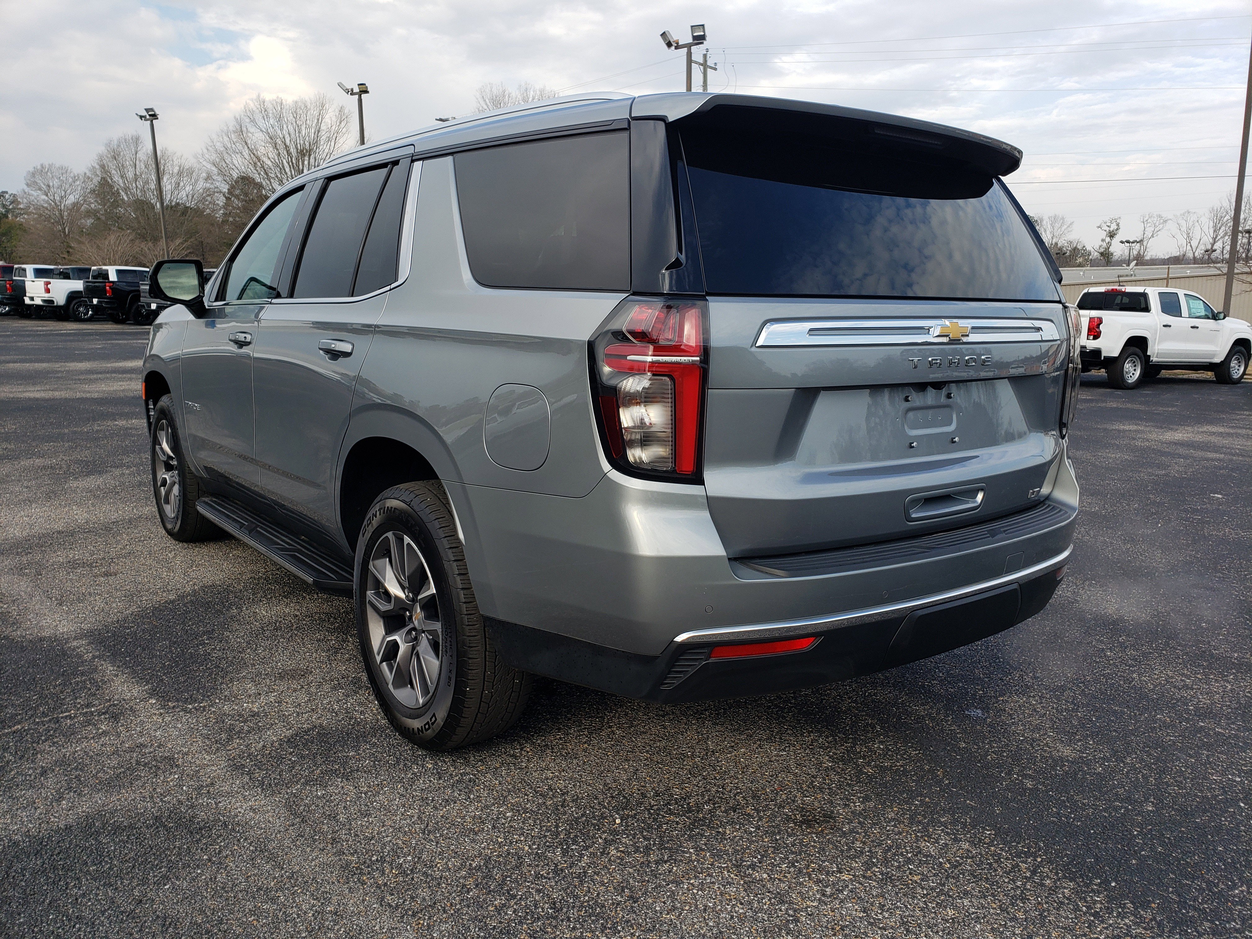 Used 2024 Chevrolet Tahoe LT w/ Luxury Package image 4