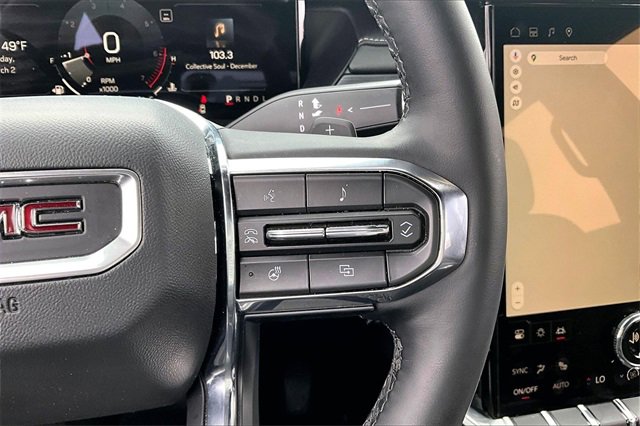 Used 2025 GMC Acadia Elevation image 12