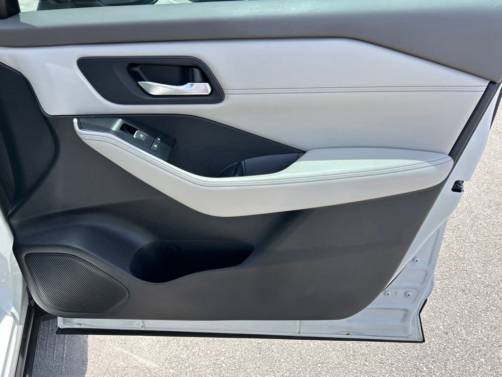 Certified 2024 Nissan Rogue SL w/ SL Premium Package FWD image 42