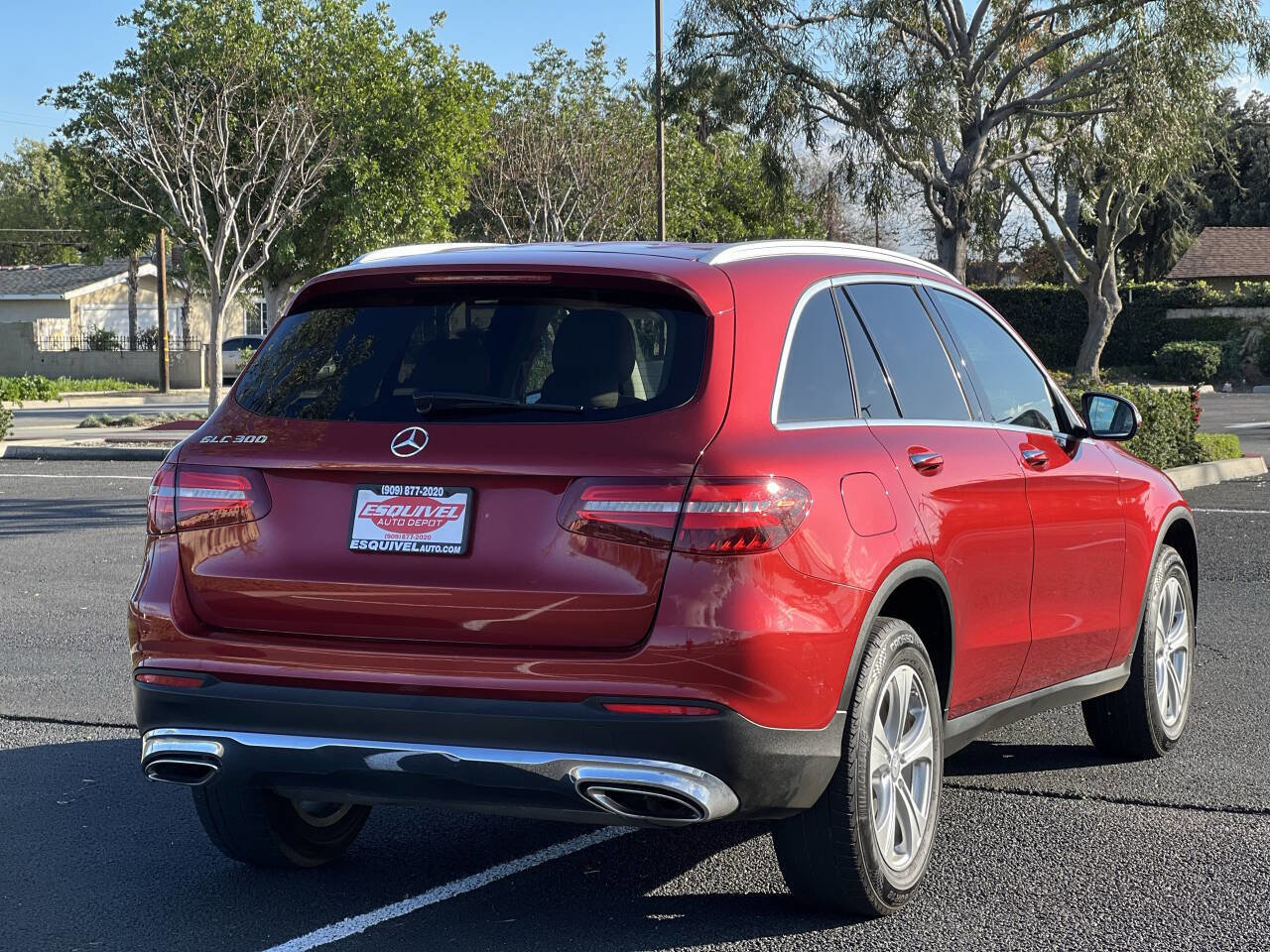 Used 2017 Mercedes-Benz GLC 300 w/ Premium 2 Package image 3
