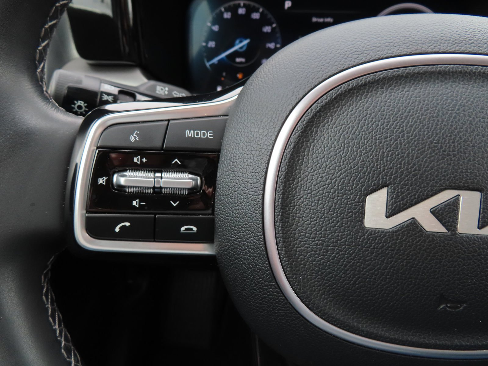 Used 2023 Kia Sorento SX AWD/4WD image 23