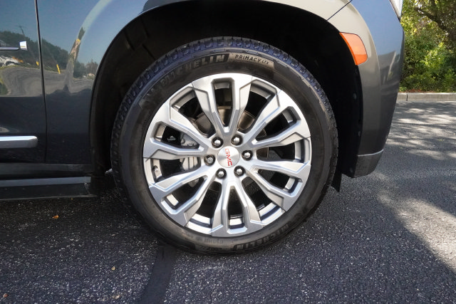 Used 2021 GMC Yukon Denali w/ Denali Ultimate Package AWD/4WD image 35
