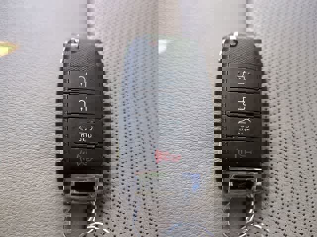 Used 2020 Kia Sorento LX image 34