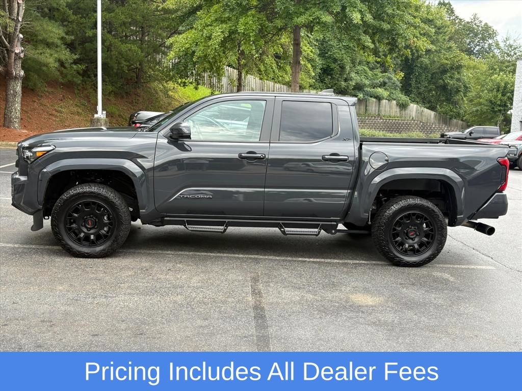Used 2025 Toyota Tacoma SR5 AWD/4WD image 5