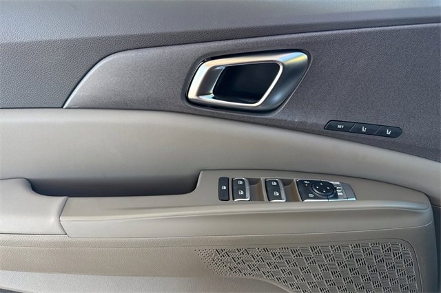 New 2026 Kia Carnival EX image 12