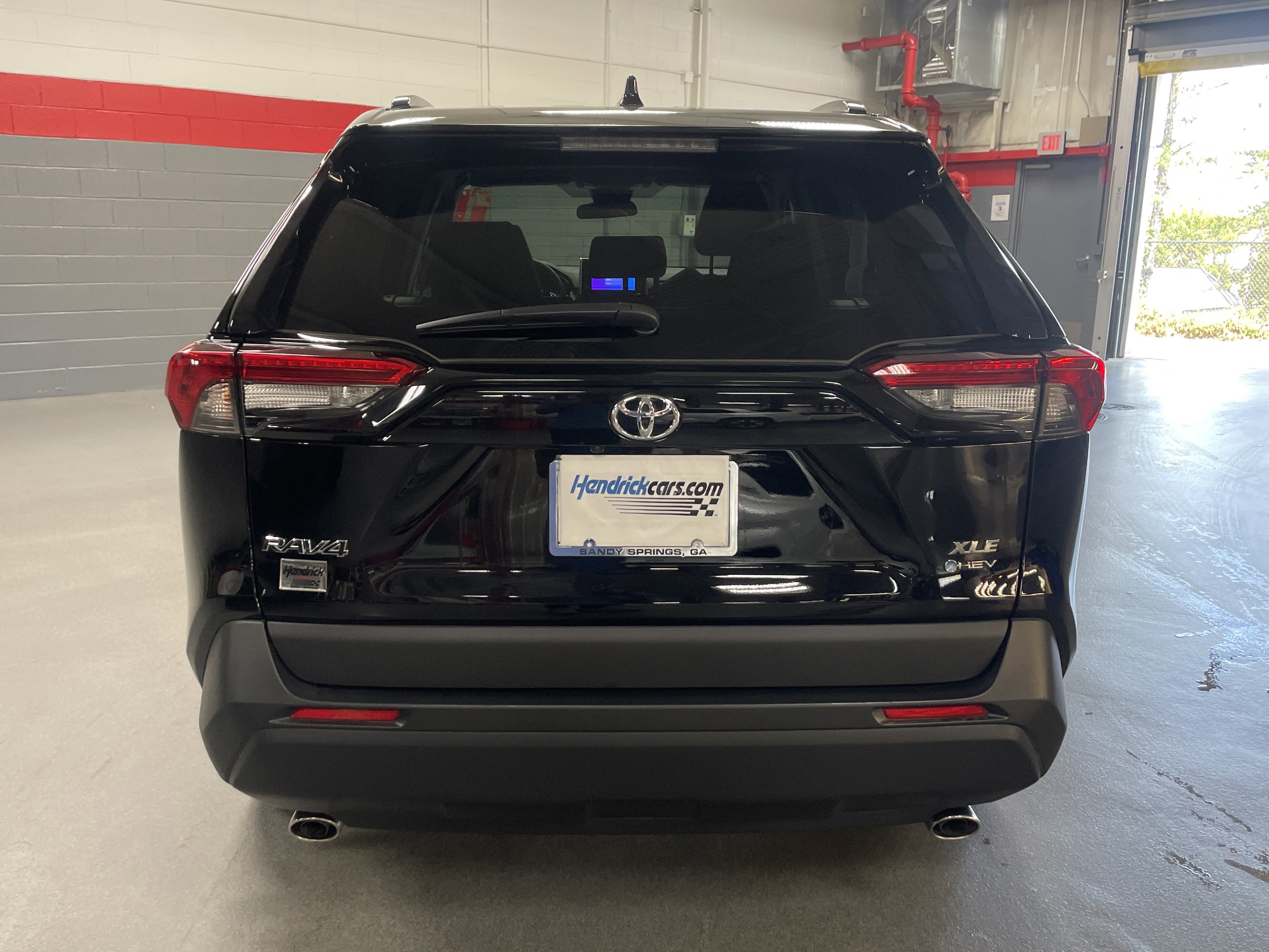 Used 2025 Toyota RAV4 XLE w/ Convenience Package AWD/4WD image 9