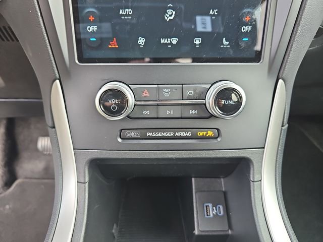 Used 2024 Ford Edge SEL image 26