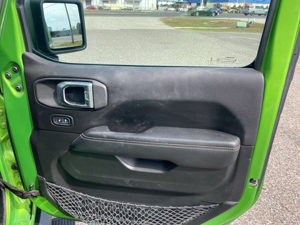 Used 2019 Jeep Wrangler Unlimited Sahara image 17