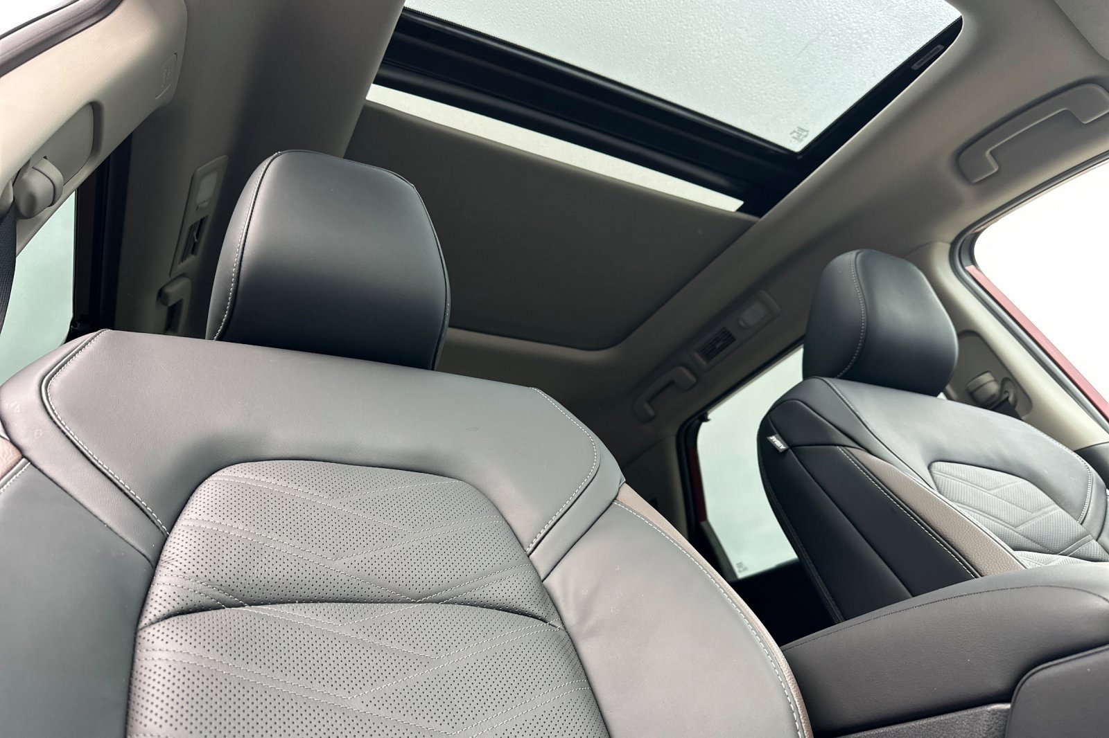 New 2025 Nissan Pathfinder Platinum w/ Black Appearance Package image 21