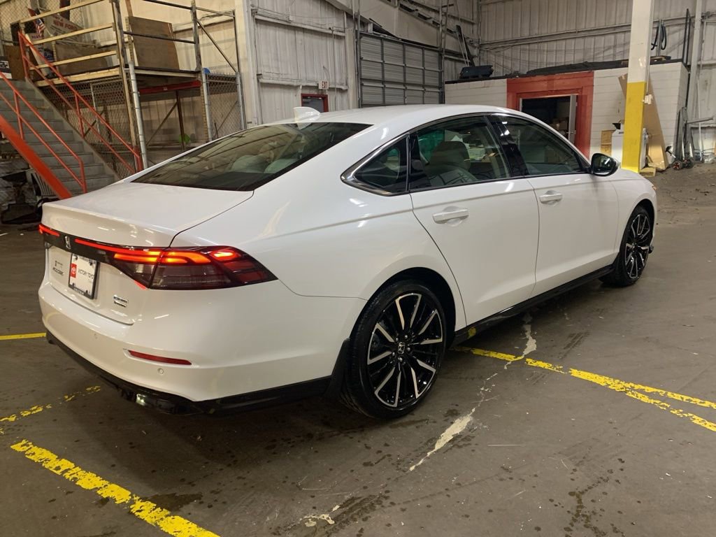 Used 2025 Honda Accord Touring image 6
