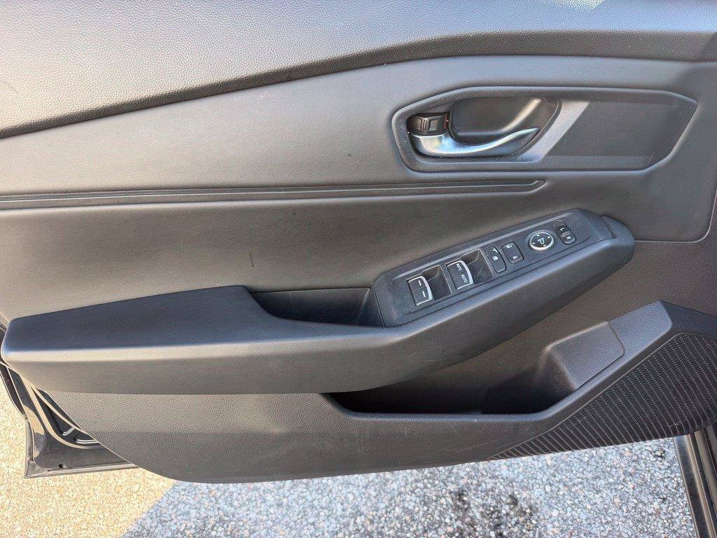 Used 2023 Honda Accord EX image 13