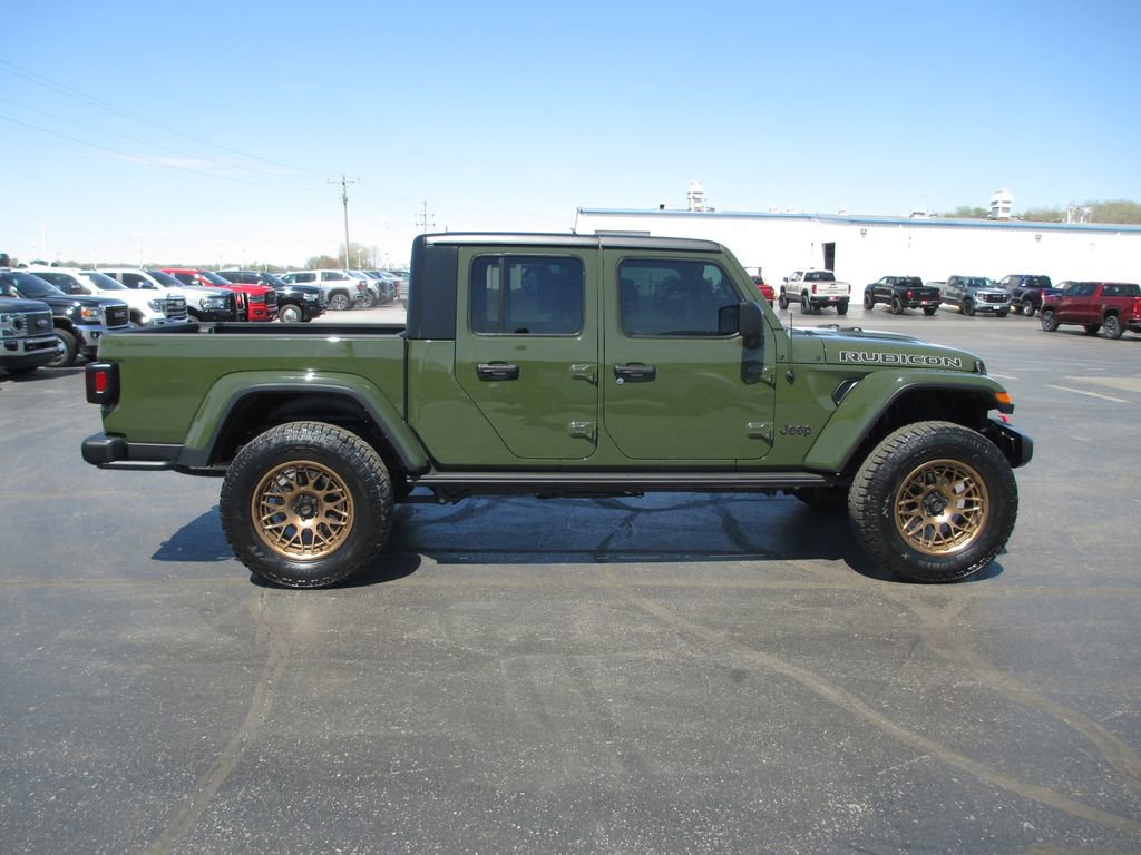 Used 2023 Jeep Gladiator Rubicon w/ Cold Weather Group AWD/4WD image 3