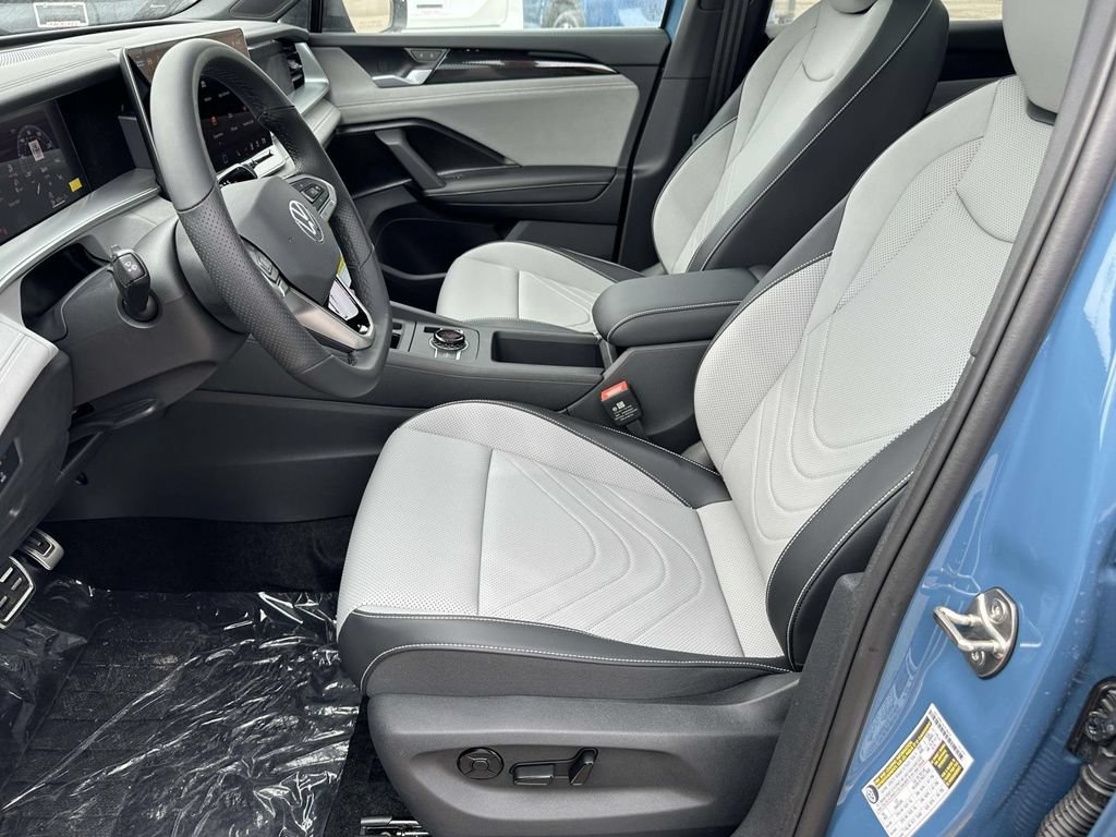 New 2026 Volkswagen Tiguan SE R-Line AWD/4WD image 14