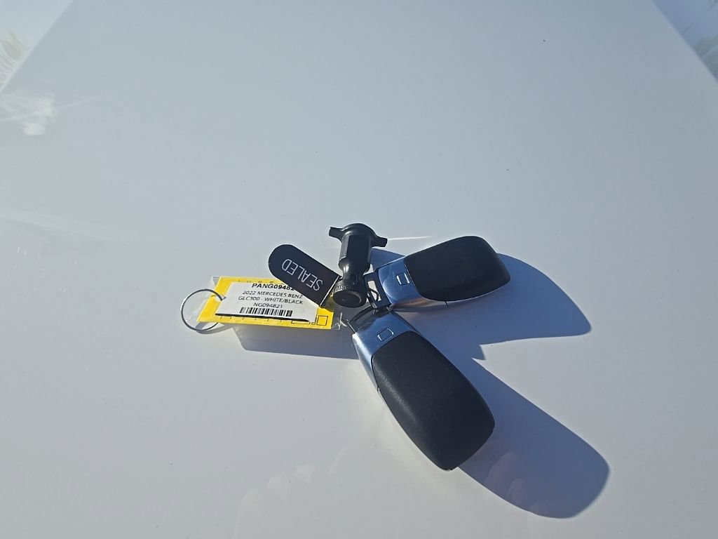 Used 2022 Mercedes-Benz GLC 300 4MATIC w/ Multimedia Package Lite image 32