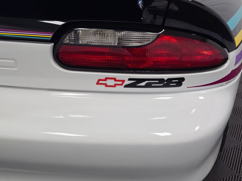 Used 1993 Chevrolet Camaro Z28 RWD image 28