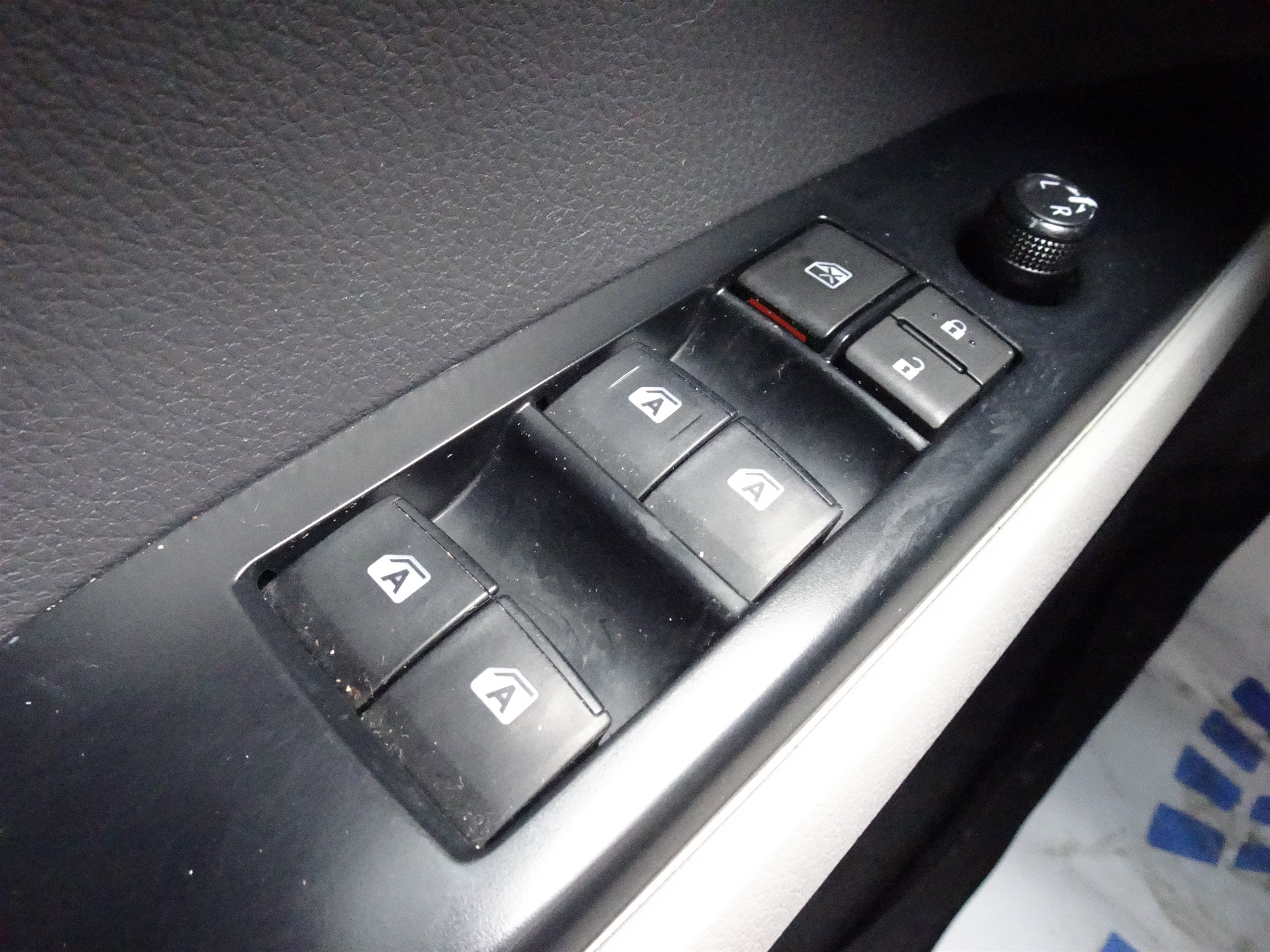 Used 2020 Toyota Camry SE image 23