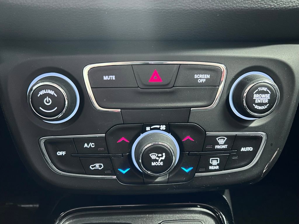 Used 2020 Jeep Compass Latitude image 14